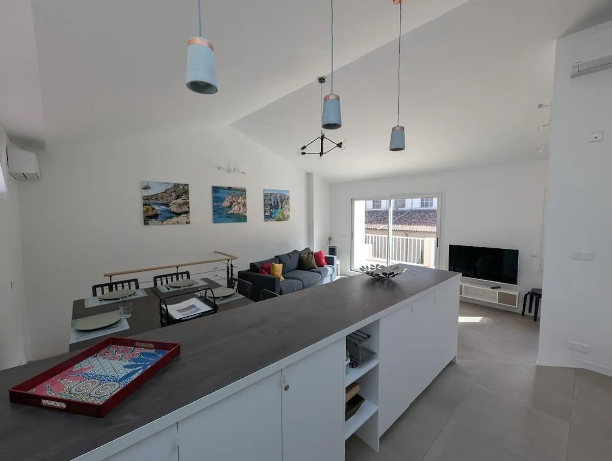 2Br With Quiet Terrace In The City Center Marseilles