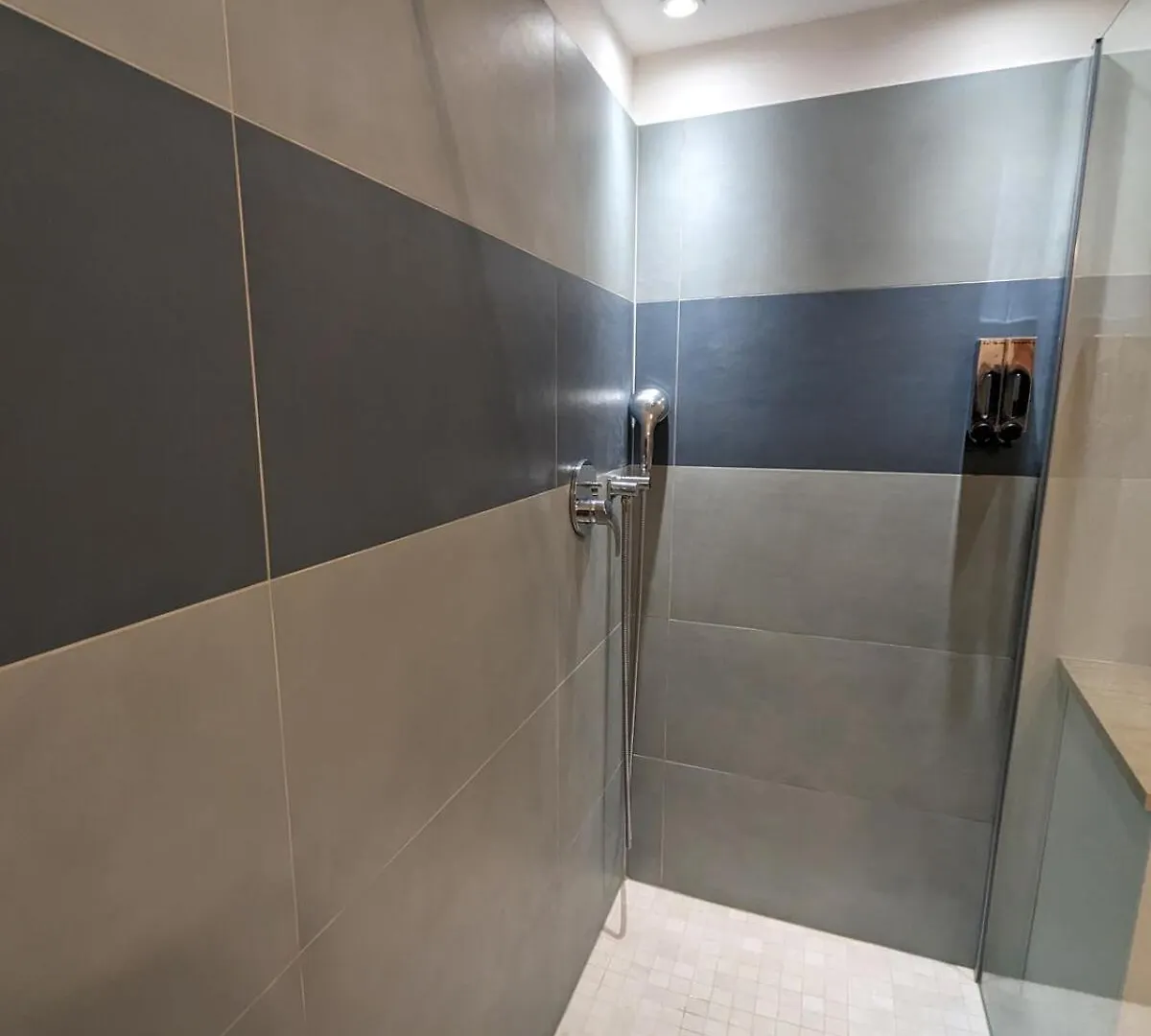 Daire 2Br With Quiet Terrace In The City Center Marsilya